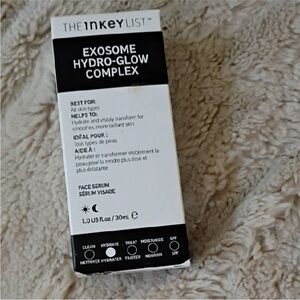 The Inkey List Exosome Hydro-Glow Complex Face S3rum - Black and White